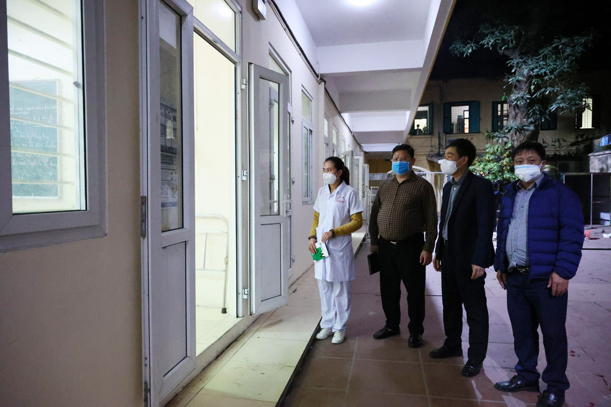 Đoàn kiểm tra của quận Hoàn Kiếm rà soát chặt chẽ quy trình