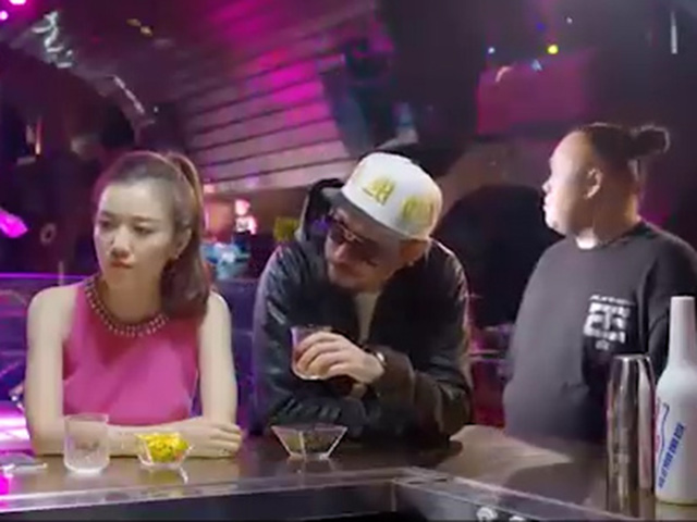 Cười 24H - Chàng trai ga lăng "chiều" người đẹp hết ý!