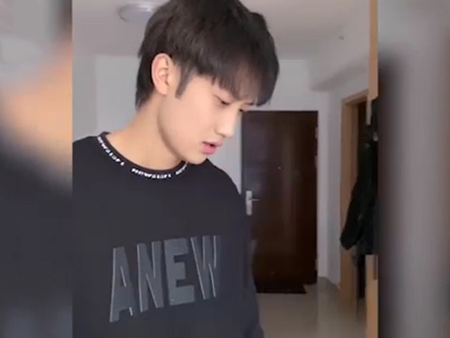 Cười 24H - Chàng trai khốn khổ với chiêu trò "đòi quà" của người yêu