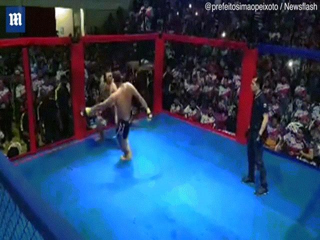 Thế giới - Video: Bất đồng quan điểm, chính trị gia Brazil "lôi" nhau lên đài đấu võ