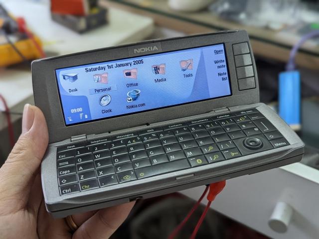 Thị trường - Tiêu dùng - "Tay chơi” Sài Gòn chi hơn 1 tỷ đồng mua… điện thoại cục gạch