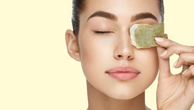 Bạn nên tận dụng túi trà xanh để làm đẹp da.