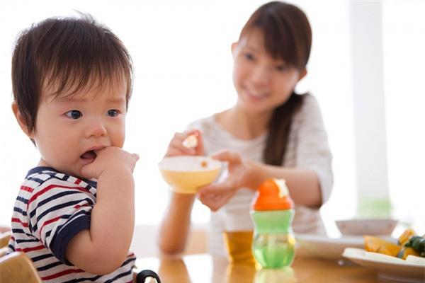 Mẹ kiêng thực phẩm này khiến con thiếu dinh dưỡng và ảnh hưởng phát triển trí não - 3