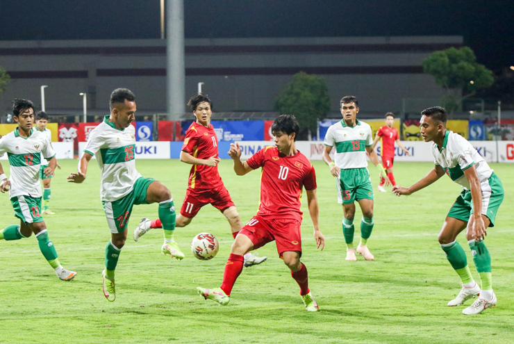 ĐT Việt Nam gặp quá nhiều khó khăn trước lối chơi tiêu cực của Indonesia
