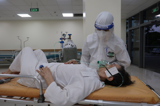 Bệnh nhân điều trị tại Bệnh viện Hồi sức Covid-19 TP HCM - Ảnh: Phạm Dũng