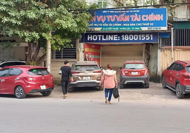 Chiều 16-12, trụ sở Công ty Tân Tín Đạt đóng cửa. Ảnh: Đ.LAM