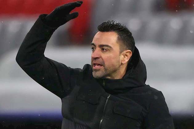 Barca thiếu tiền đạo vì Aguero giải nghệ, Xavi gây sốc với "người cũ" Sanchez