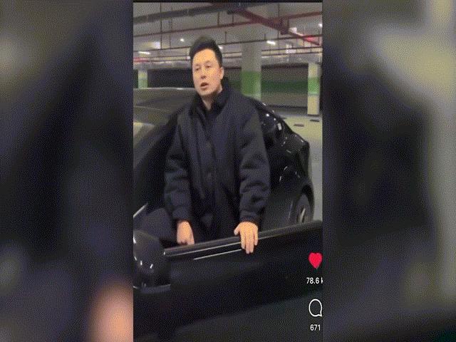 Thế giới - Video thanh niên TQ giống hệt tỷ phú giàu nhất thế giới gây "bão mạng"