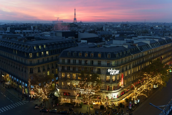 Giáng sinh tại Paris lộng lẫy như một câu chuyện cổ tích - 1