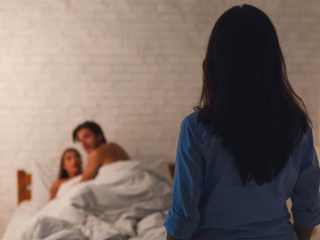 Bạn trẻ - Cuộc sống - Clip: Vợ bắt quả tang chồng ngoại tình và cái kết khó tin