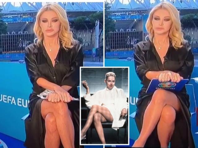 Đời sống Showbiz - "Đứng hình" vì trang phục táo bạo của dàn MC trên sóng