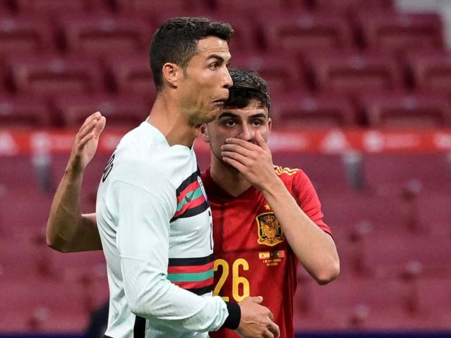 Ronaldo từng ghi hat-trick vào lưới Tây Ban Nha
