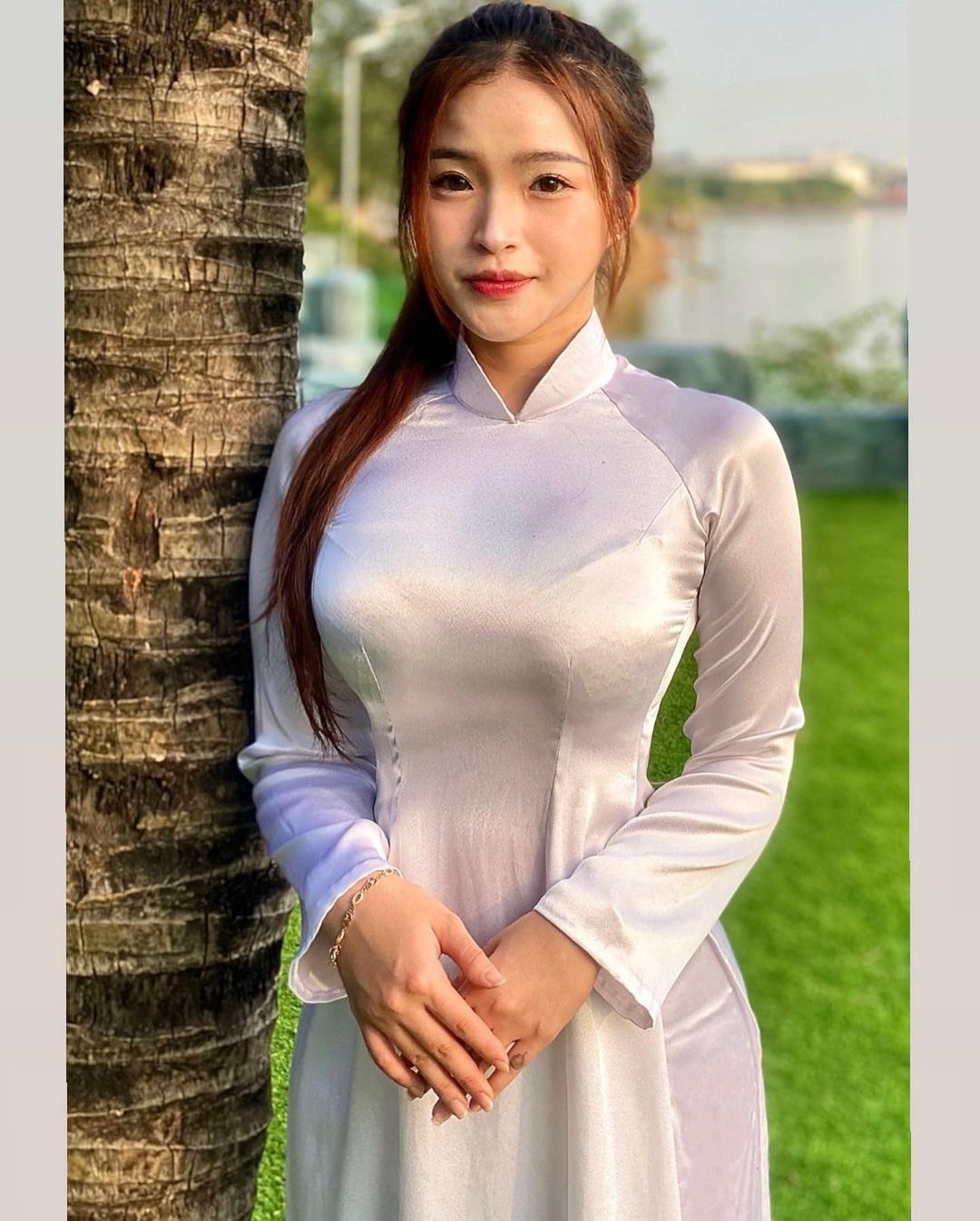 Hot girl sinh năm 2002 vốn nổi tiếng với những hình ảnh diện áo dài.