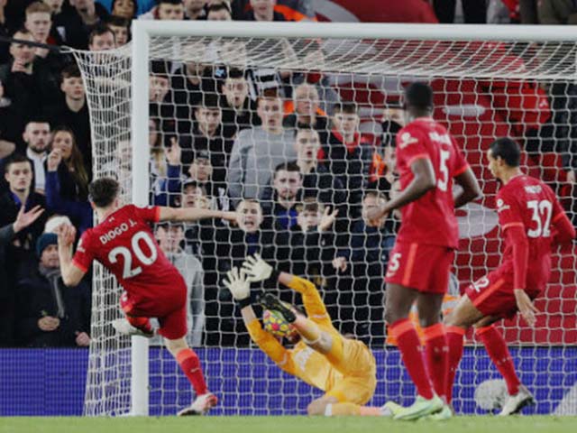 Bóng đá - Liverpool lập 2 kỷ lục vô tiền khoáng hậu, nghi án trọng tài "giúp" ghi 2 bàn