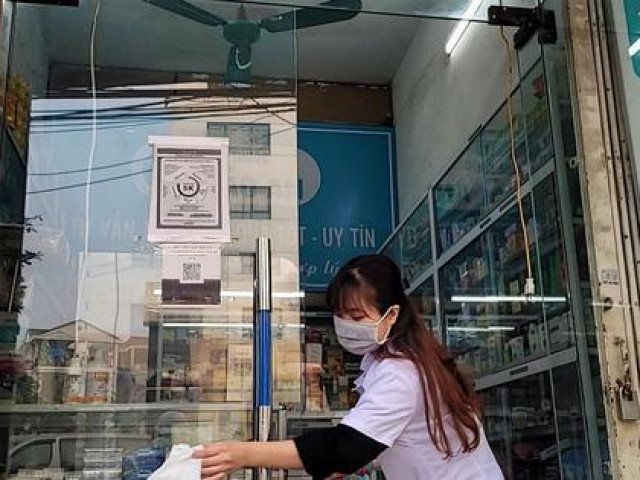 Thị trường - Tiêu dùng - F0, F1 được điều trị cách ly tại nhà, bộ kit test nhanh COVID-19 cũng "loạn" giá