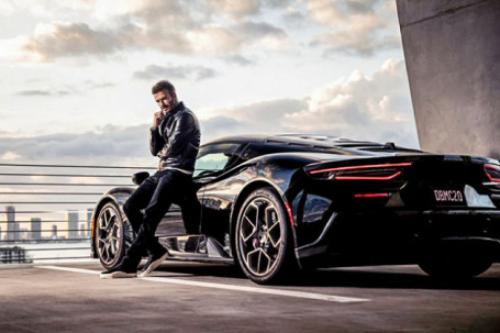 David Beckham cực ngầu bên siêu xe đặc biệt Maserati MC20