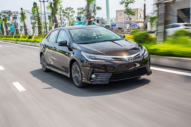 Giá xe Toyota Corolla Altis tháng 12/2021, ưu đãi 40 triệu đồng và giảm 50% LPTB - 11