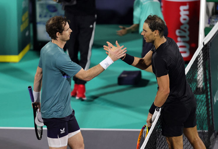 Nadal gửi lời chúc mừng Murray sau trận