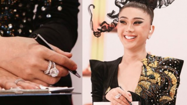 Trong chương trình "Gương mặt mới 2020", Lâm Khánh Chi từng khoe chiếc nhẫn kim cương cỡ lớn có giá tới 50 tỷ đồng.
