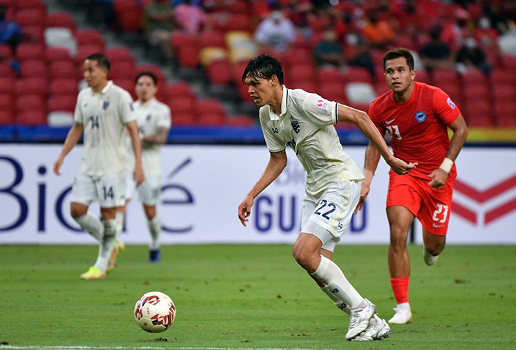 ĐT Thái Lan giành chiến thắng 2-0 trước ĐT Singapore.