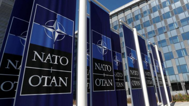 Bên ngoài trụ sở NATO tại Brussels, Bỉ. Ảnh - Reuters