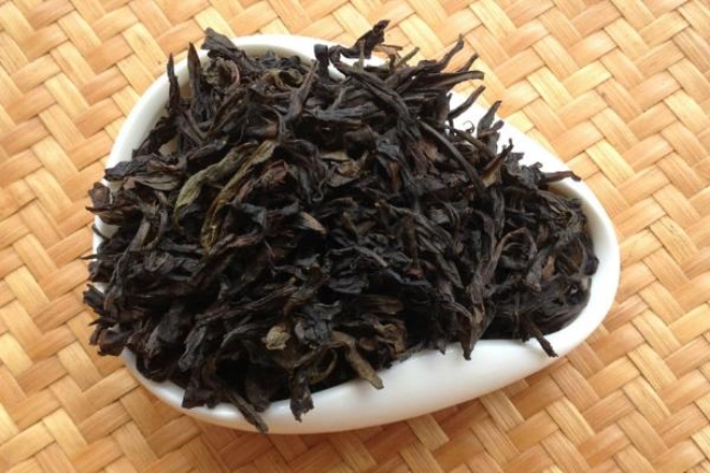 Với mức giá “trên mây”,  đây là một trong “thập đại danh trà” nổi tiếng tại Trung Quốc, được đánh giá cao bởi chất lượng thượng hạng.
