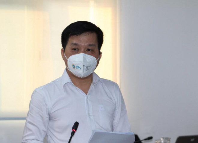 Ông Nguyễn Hồng Tâm, Phó Giám đốc phụ trách Trung tâm Kiểm soát Bệnh tật TP.HCM (HCDC), thông tin tại họp báo. Ảnh: TÁ LÂM