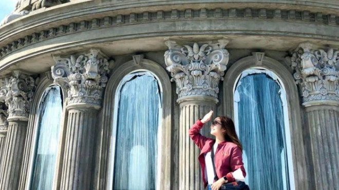 Tổng thể nhìn giống như 1 cung điện
lộng lẫy.