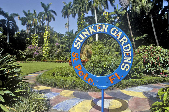 Sunken Gardens, Florida: Là một khu vườn thực vật độc đáo, địa điểm này đã được đặt tên là 'Khu vườn chìm' vì nó nằm dưới mực nước biển khoảng 3m. Đây là một 'bảo tàng sống' với một số loài thực vật có tuổi đời hơn một thế kỷ. 
