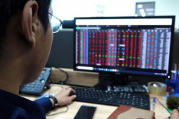 Kinh doanh - Sân chơi nóng ngày 21/12: Thị trường giằng co, nhà đầu tư nên xuống tiền hay đứng ngoài?