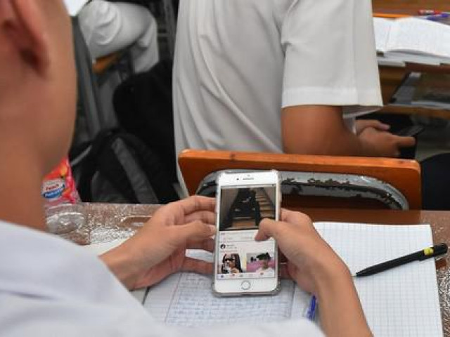 Giáo dục - du học - Có nên kiểm soát các mối quan hệ ngoài trường học?