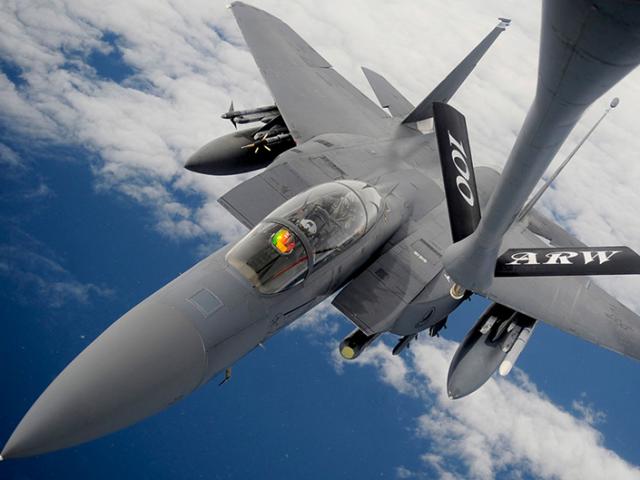 Media - VIDEO: Uy lực của chiến đấu cơ có biệt danh "đại bàng tấn công"