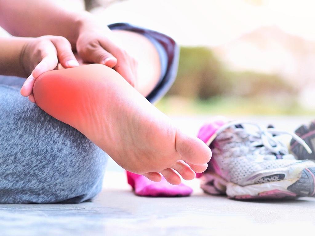 Những dấu hiệu bất thường này ở bàn chân đang gửi tín hiệu cảnh báo sức khỏe có vấn đề - 6