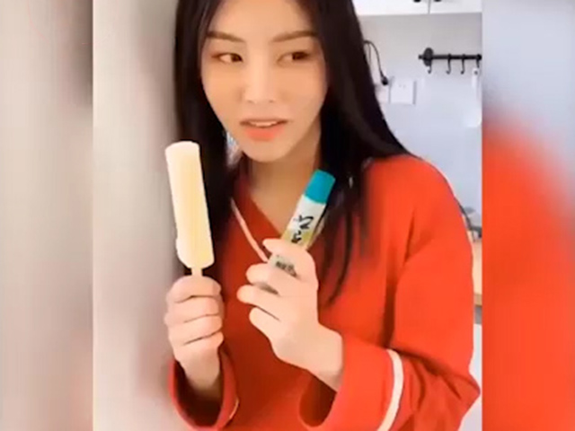 Cười 24H - Ông bố khốn khổ với những màn troll của cô con gái lầy lội