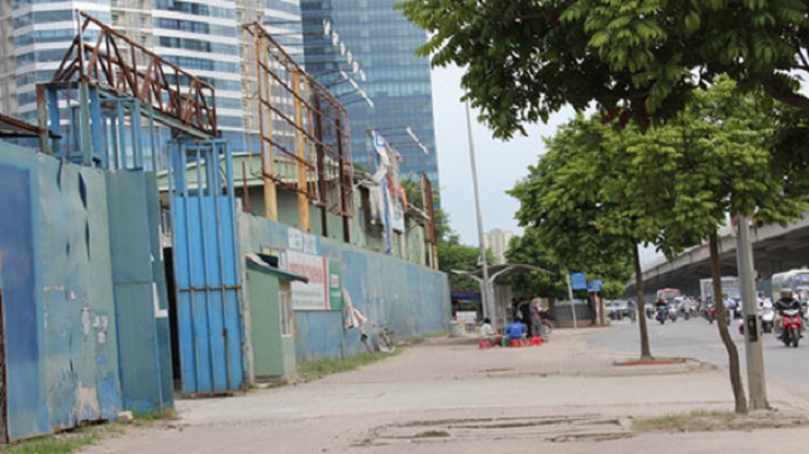Dự án Nam Đàn Plaza tọa lạc tại khu đất vàng của TP, nhưng hiện chỉ là nhà kho