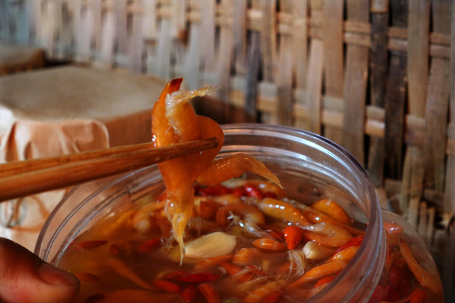 Tép được ủ sau 30 ngày, thịt ngọt mặn, thanh thao vừa miệng.