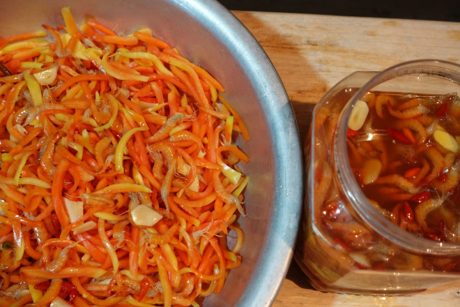 Mắm tép trộn với đu đủ là một sự kết hợp tuyệt vời