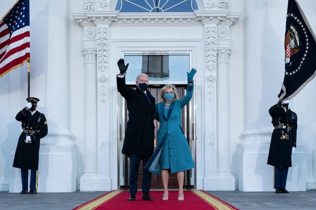 Lễ nhậm chức Tổng thống Mỹ lọt top khoảnh khắc thời trang ấn tượng nhất năm - 1