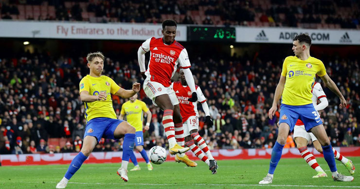 Tiền đạo trẻ Edward Nketiah có hat-trick rực rỡ giúp Arsenal vùi dập Sunderland ở tứ kết League Cup năm nay