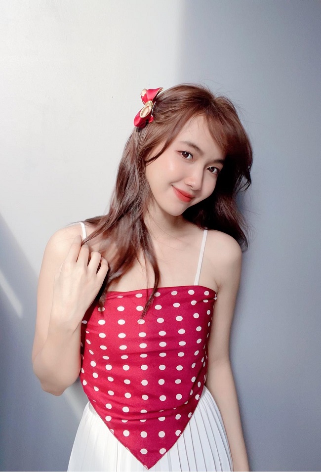Không chỉ sở hữu giọng hát ngọt ngào, Jang Mi còn được khen ngợi bởi vẻ đẹp trong sáng.
