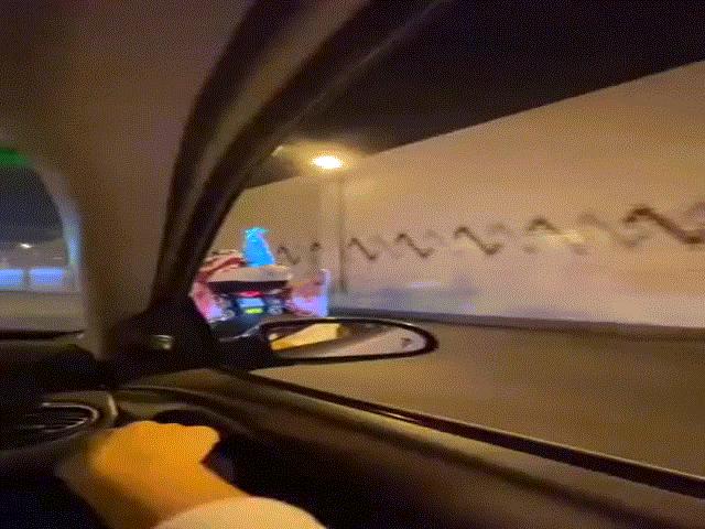 Phi thường - kỳ quặc - Ông già Noel đi xe phân khối lớn khiến dân mạng tròn mắt vì ngạc nhiên