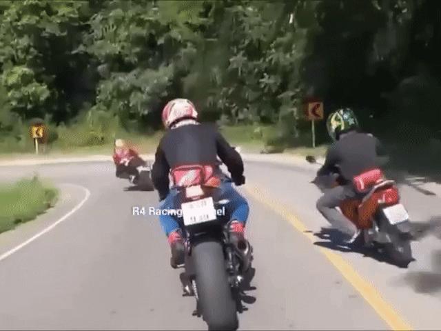 Xe máy - Xe đạp - Clip: "Dân tổ" chạy Wave Thái cho đoàn xe phân khối lớn "hít khói"