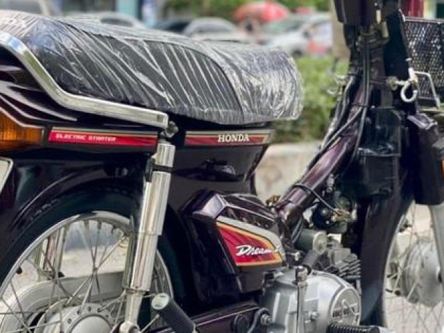 Thế giới xe - Honda Dream đời 2000 biển số tứ quý rao bán 170 triệu đồng