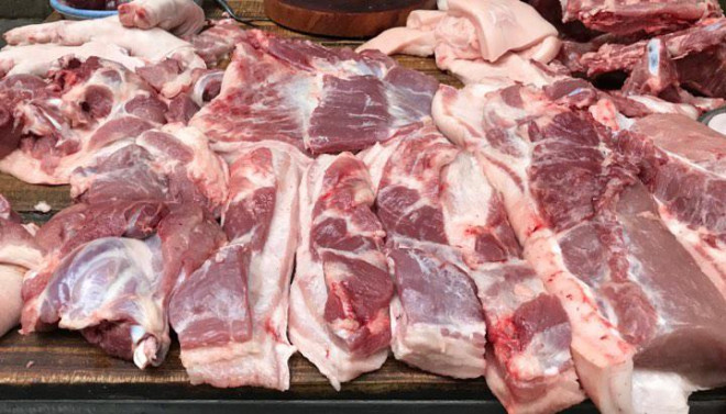 Từ 3 ngày nay, giá lợn hơi tiếp tục giảm tại nhiều địa phương, hiện giá cao nhất chỉ 50.000 đồng/kg và vẫn đang xu hướng giảm tiếp. Ảnh minh họa&nbsp;