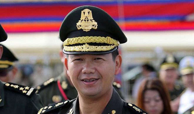 Ông Hun Manet, 44 tuổi, được ủng hộ là "ứng viên thủ tướng trong tương lai". Ảnh: Khmer Times