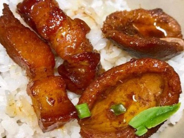 Ẩm thực - Lạ kì thứ quả miền quê nghèo tưởng bỏ đi giờ được săn lùng, kho cùng thịt thì cả nồi cơm bay biến