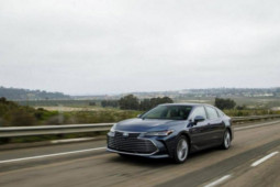 Toyota Avalon 2022 ra mắt, giá từ 835 triệu đồng