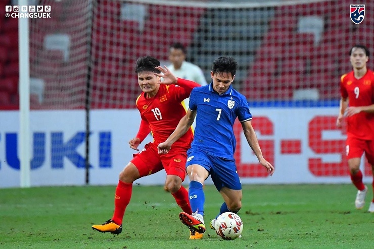 Quang Hải (số 19) chơi nổi bật nhất bên phía ĐT Việt Nam
