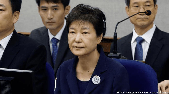 Bà Park Geun-hye khi ra toà. (Ảnh: AP)