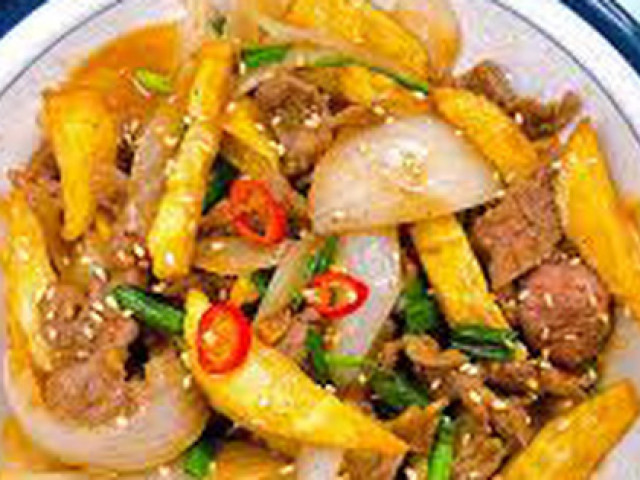 Ẩm thực - Dầu sôi mới đổ thịt bò vào xào là sai lầm, làm theo 4 bước sau đảm bảo 100% thịt bò xào ngọt mềm, 100% ăn khen ngon "nức nở"